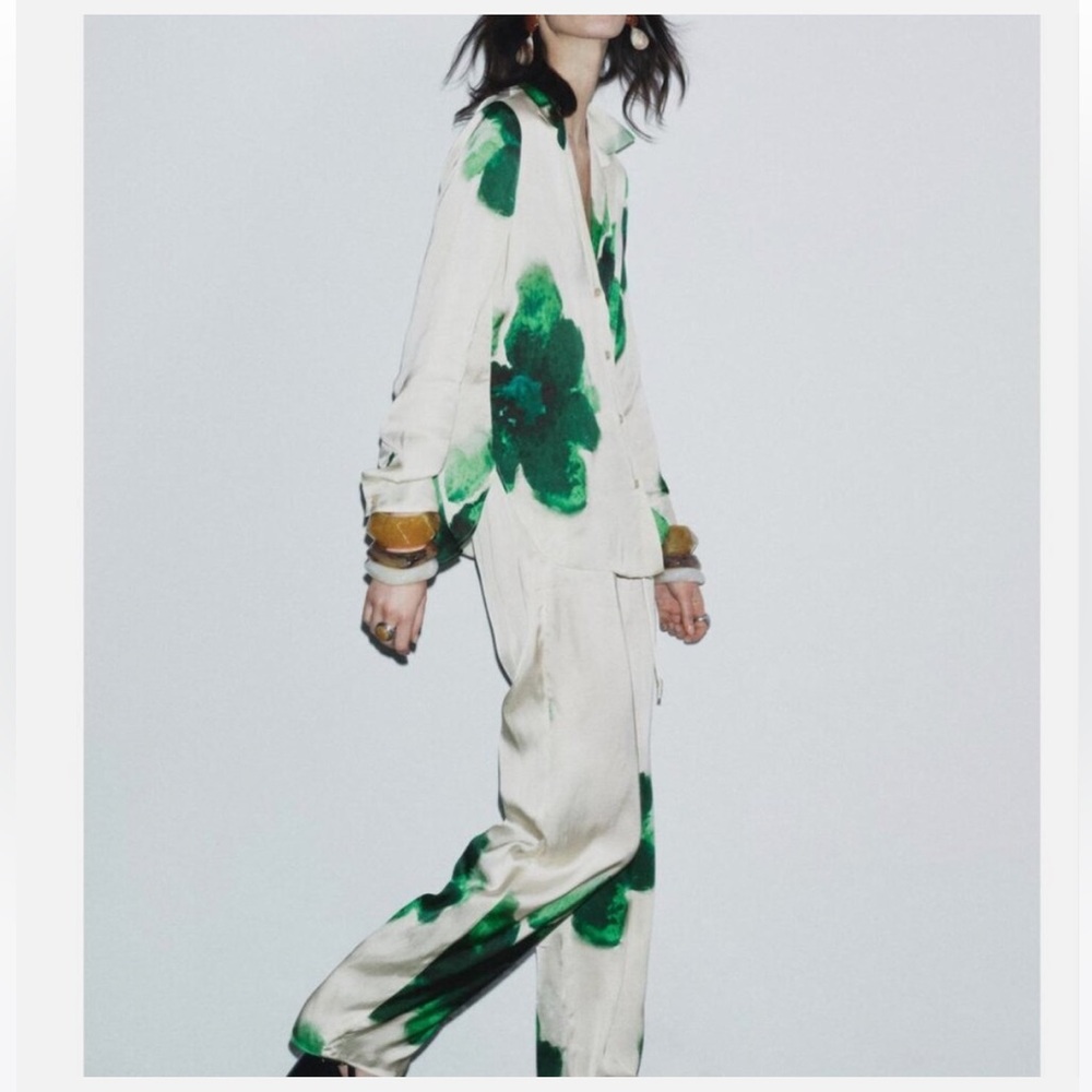 Zara Cream Shirt with Green Floral Pattern - Picture 2 of 3